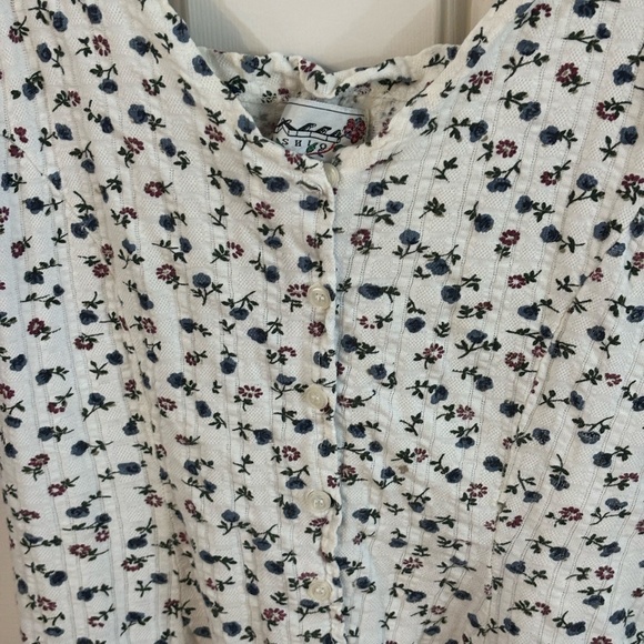 white mini 90s dress cotton like with little ditzy flowers and button up 90s y2k - Picture 2 of 12